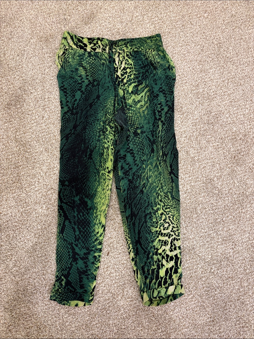 Ellie tahari Green Snake Print Slim Pants